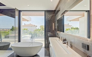 Property slide 16