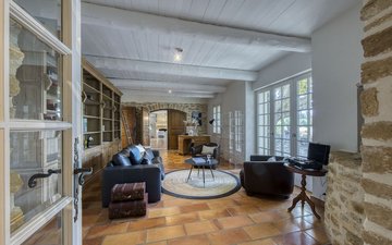 Property slide 10