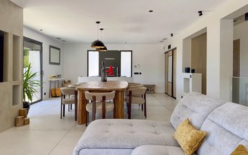 Property slide 18