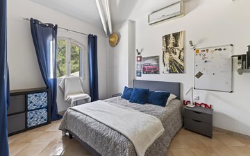Property slide 10