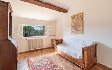 Property slide 10