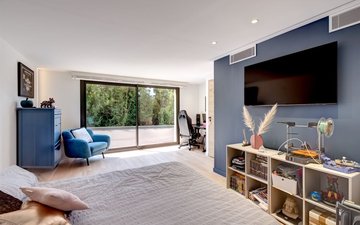 Property slide 14