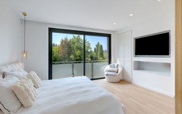 Property slide 10