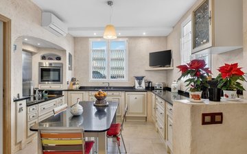 Property slide 17