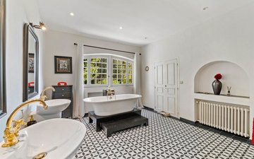 Property slide 16