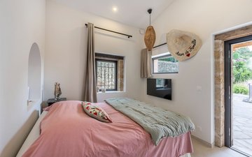 Property slide 18
