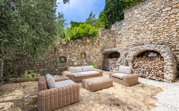Property slide 10