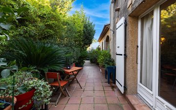 Property slide 17