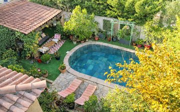 Property slide 4