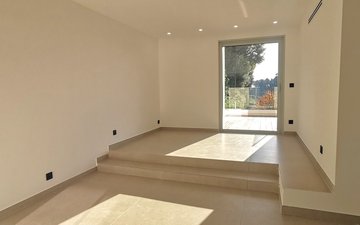 Property slide 7