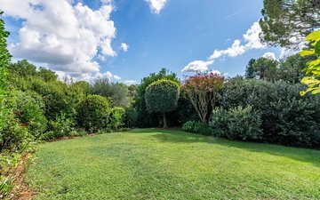 Property slide 10