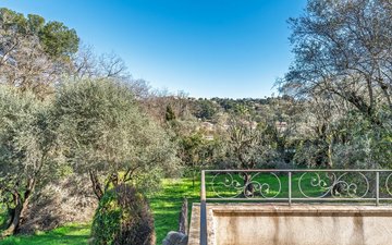 Property slide 10