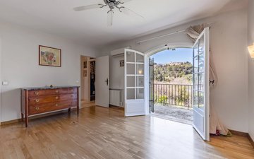 Property slide 10