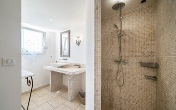 Property slide 17