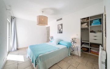 Property slide 18