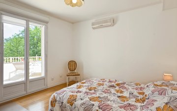 Property slide 10