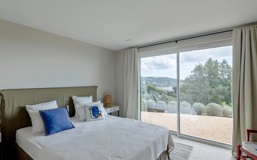 Property slide 17