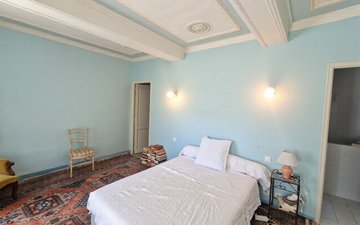 Property slide 10
