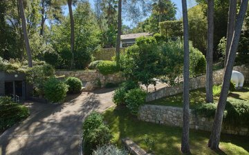 Property slide 10