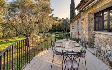 Property slide 18