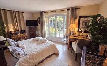 Property slide 10