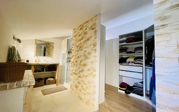Property slide 16
