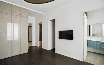 Property slide 10