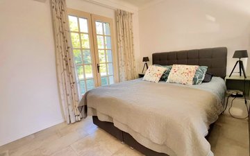 Property slide 17