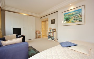 Property slide 20