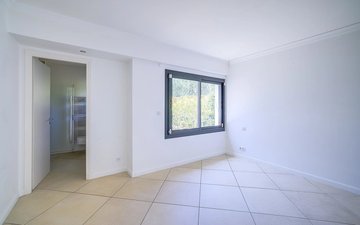 Property slide 7