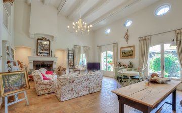 Property slide 10