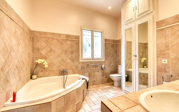 Property slide 17