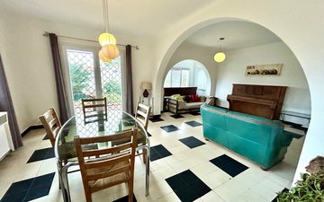 Property slide 10