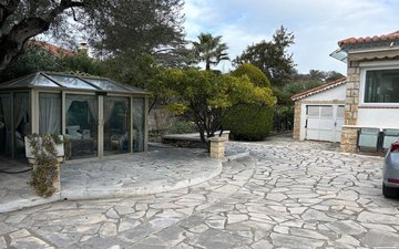 Property slide 7