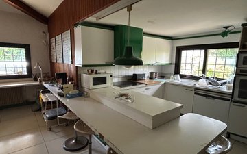 Property slide 10