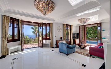 Property slide 10