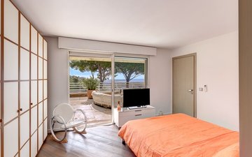 Property slide 17