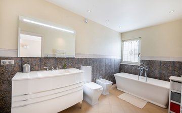 Property slide 17