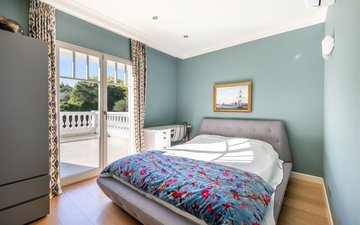 Property slide 18