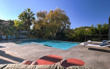 Property slide 10