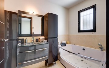 Property slide 16