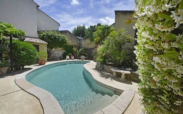 Property slide 16