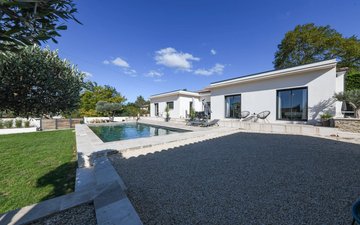 Property slide 19