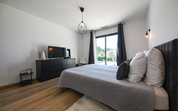 Property slide 20
