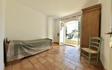 Property slide 20