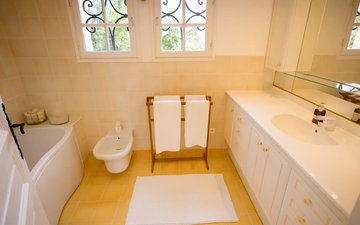 Property slide 10