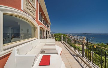 Property slide 17