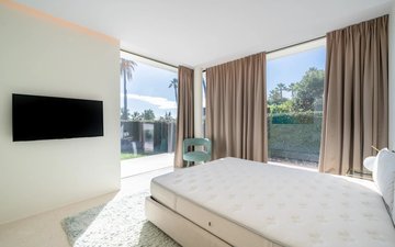 Property slide 20