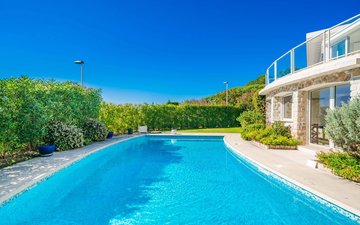 Property slide 19