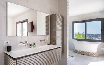 Property slide 14